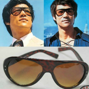 Kung Fu superstar BruceLee wearing Sun Glasses Crystal Glasses Art Figure